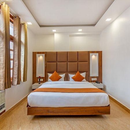 ניו דלהי Rahul Palace By Golden Tree Near Metro Station And Ajmal Khan Market מראה חיצוני תמונה