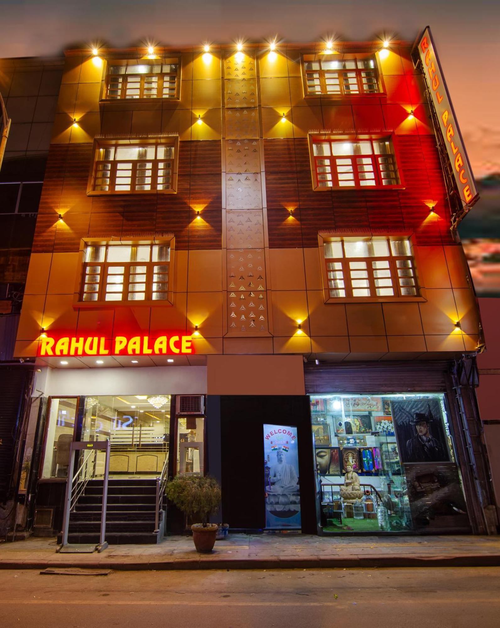 ניו דלהי Rahul Palace By Golden Tree Near Metro Station And Ajmal Khan Market מראה חיצוני תמונה