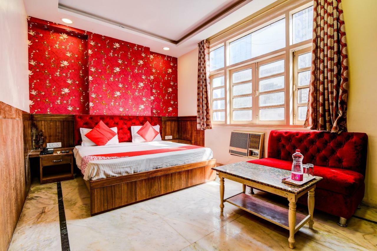 ניו דלהי Rahul Palace By Golden Tree Near Metro Station And Ajmal Khan Market מראה חיצוני תמונה